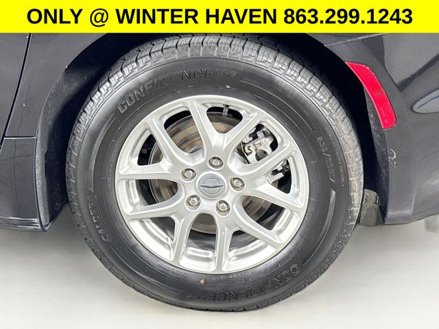 Used 2023 Chrysler Pacifica - photo 33