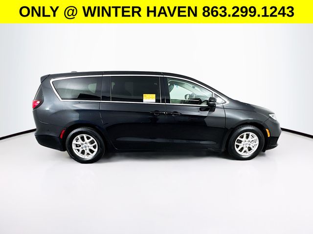 Used 2023 Chrysler Pacifica - photo 9
