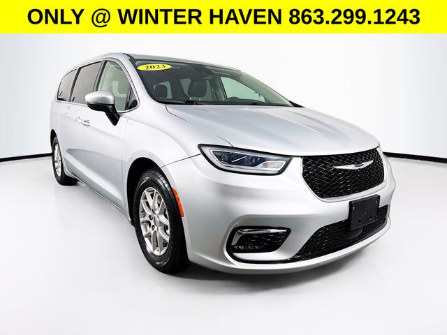 Used 2023 Chrysler Pacifica - photo 1