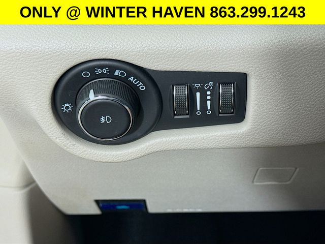 Used 2023 Chrysler Pacifica - photo 12