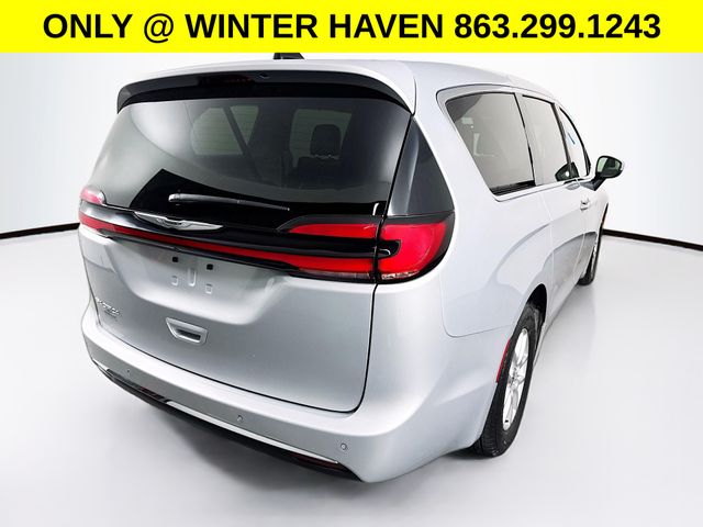 Used 2023 Chrysler Pacifica - photo 9