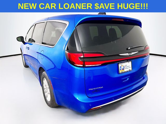 Used 2026 Chrysler Pacifica - photo 9