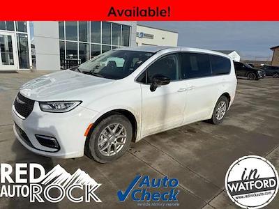 Used 2024 Chrysler Pacifica - photo 1
