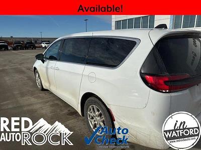 Used 2024 Chrysler Pacifica - photo 1