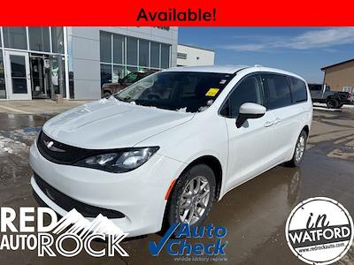 Used 2023 Chrysler Voyager - photo 1