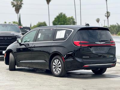 2024 Chrysler Pacifica FWD Minivan for sale #FR3121 - photo 2