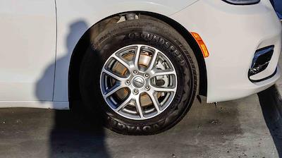 Used 2023 Chrysler Pacifica - photo 1