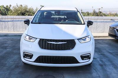 2024 Chrysler Pacifica FWD Minivan for sale #FR7026 - photo 2