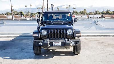 Used 2021 Jeep Gladiator - photo 2