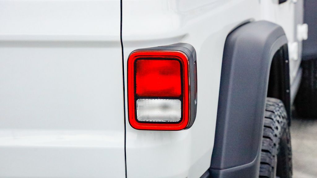 Used 2022 Jeep Gladiator - photo 33