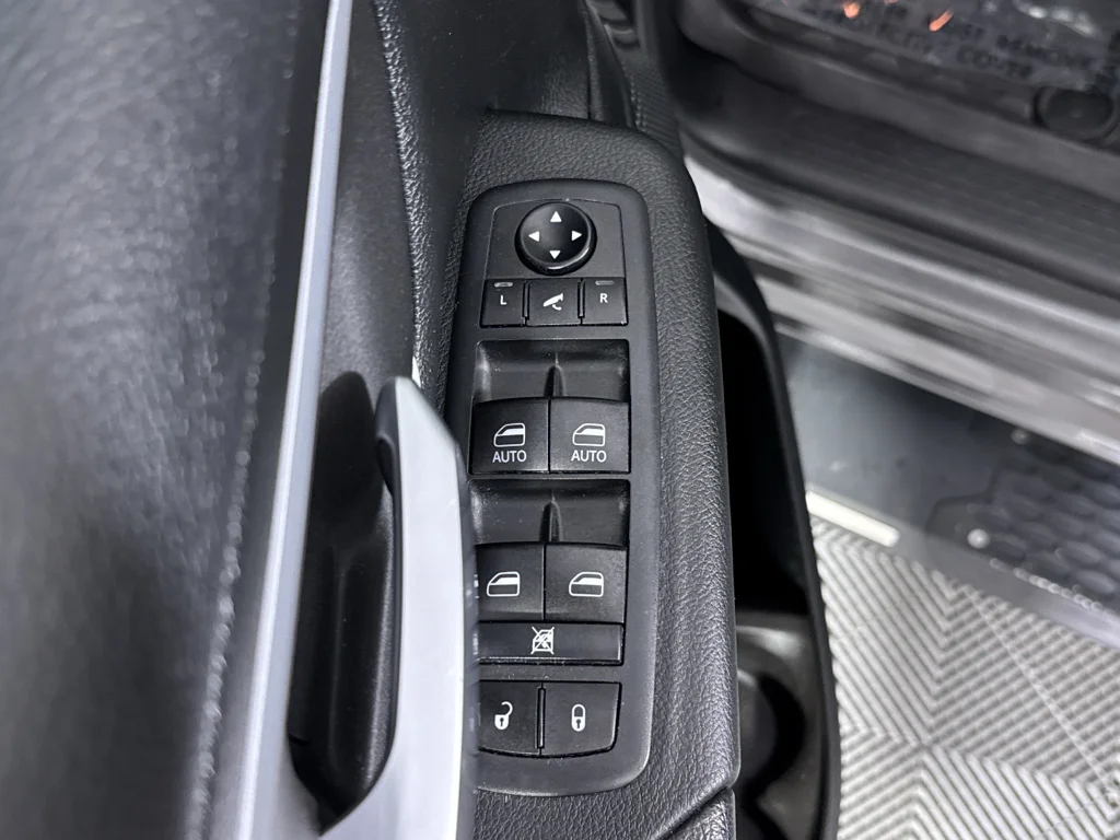 Used 2021 Ram 1500 - photo 13