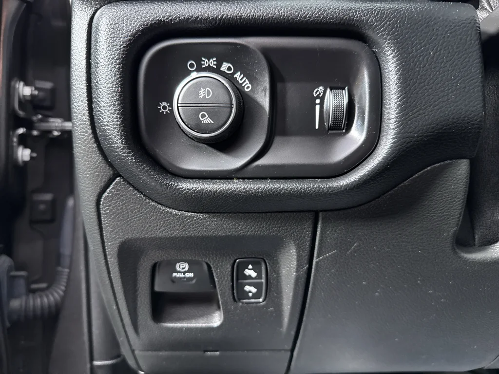 Used 2021 Ram 1500 - photo 16