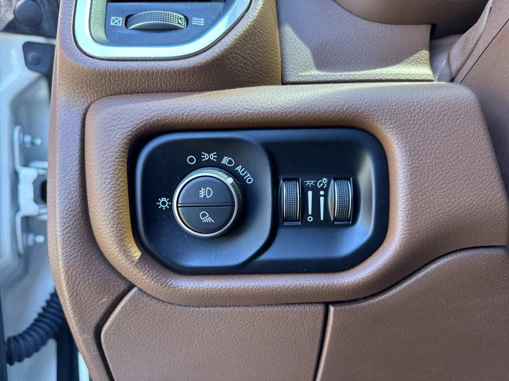 Used 2022 Ram 3500 - photo 20