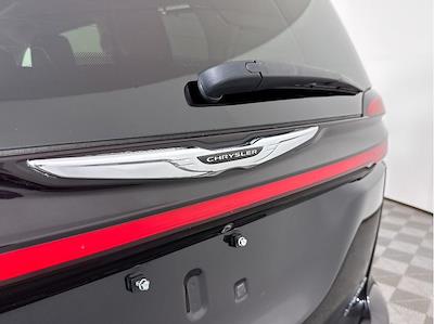 Used 2023 Chrysler Pacifica - photo 1