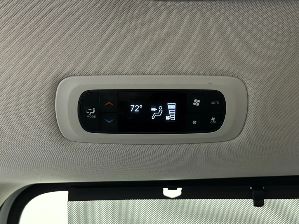 Used 2017 Chrysler Pacifica - photo 23