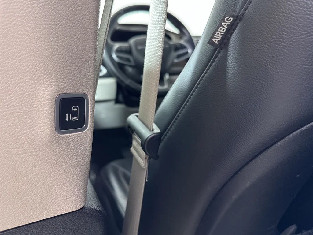 Used 2017 Chrysler Pacifica - photo 25