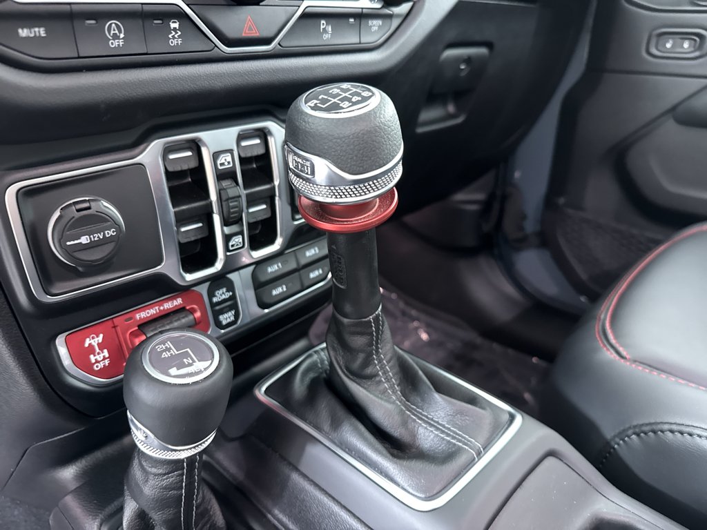 Used 2024 Jeep Gladiator - photo 25