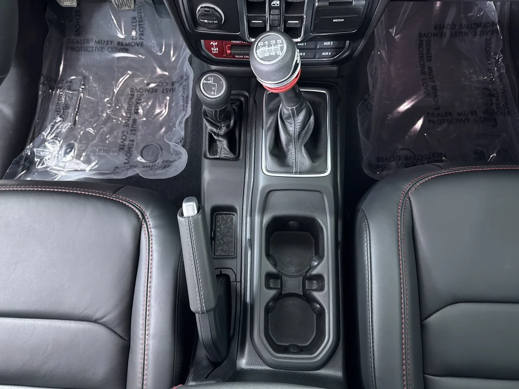 Used 2024 Jeep Gladiator - photo 13