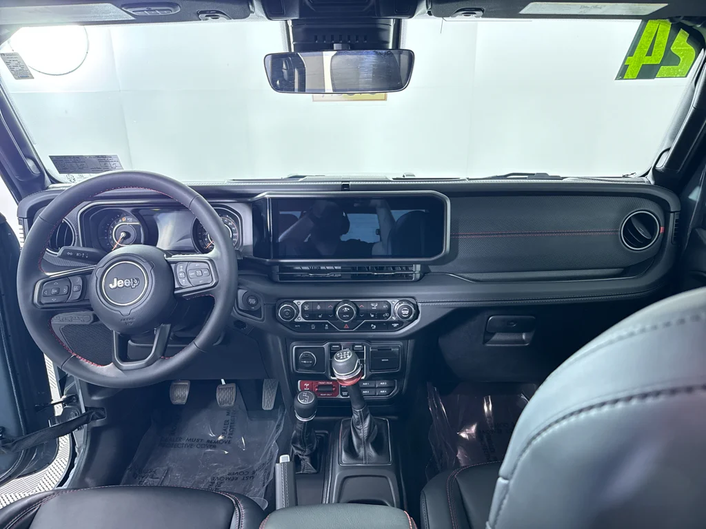 Used 2024 Jeep Gladiator - photo 26