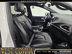 Used 2024 Chrysler Pacifica Select Minivan thumbnail 11
