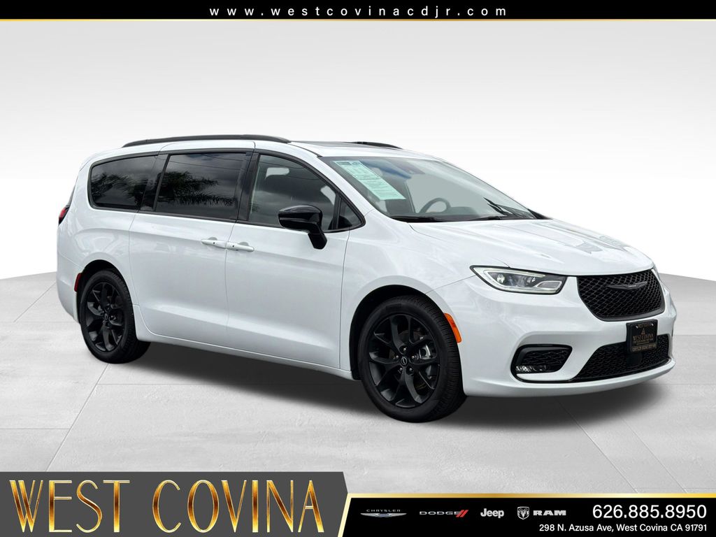 Used 2026 Chrysler Pacifica - photo 40