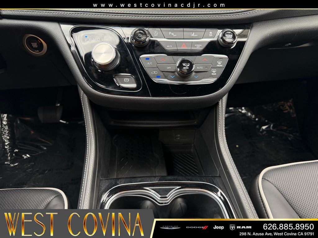 Used 2026 Chrysler Pacifica - photo 17