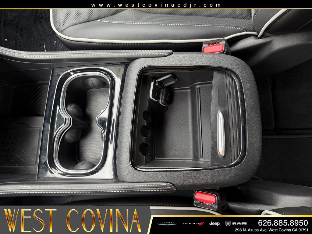 Used 2026 Chrysler Pacifica - photo 20