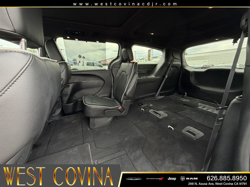 Used 2026 Chrysler Pacifica - photo 21