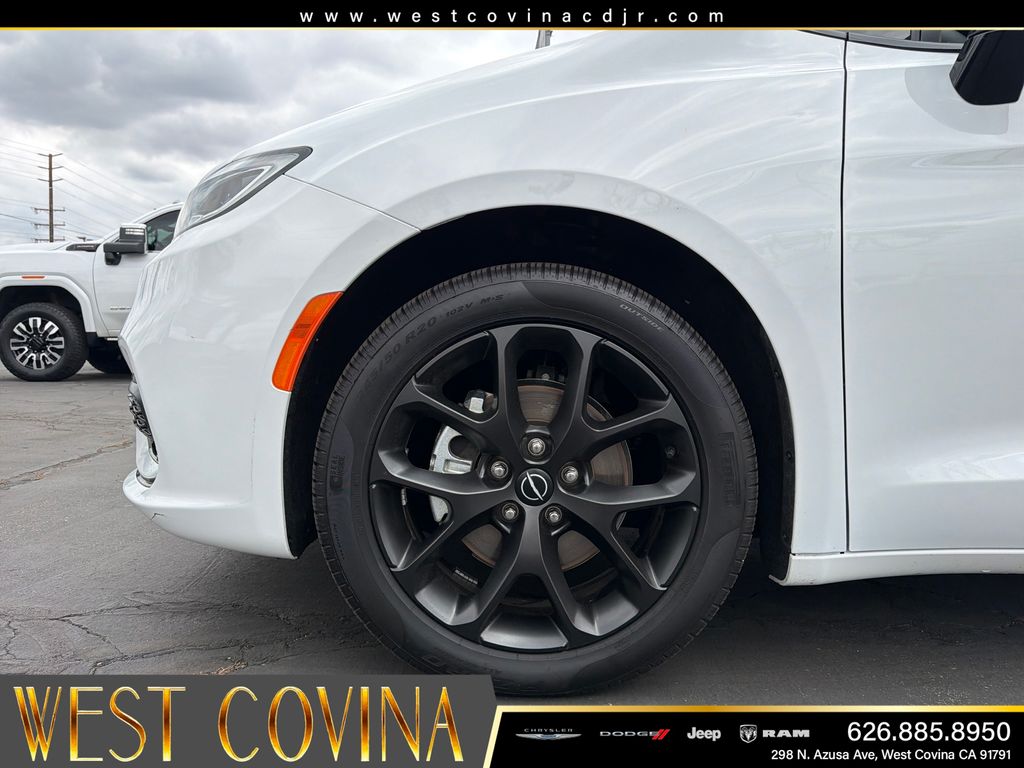 Used 2026 Chrysler Pacifica - photo 22