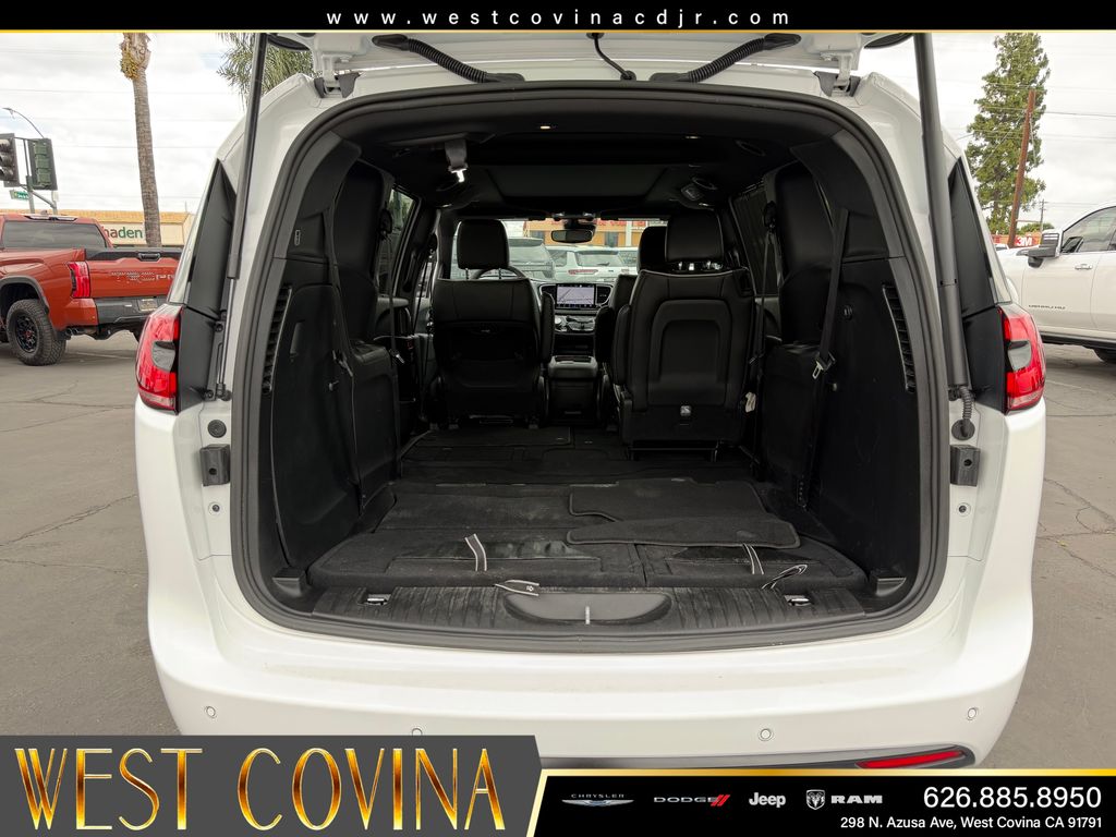 Used 2026 Chrysler Pacifica - photo 24