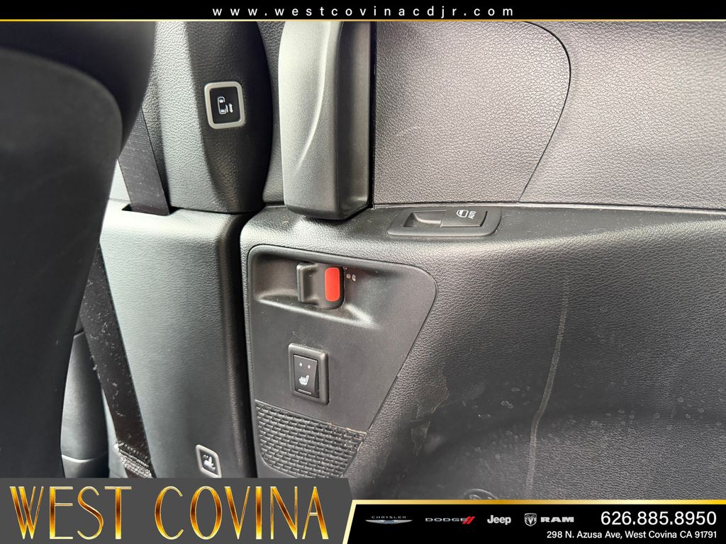 Used 2026 Chrysler Pacifica - photo 34