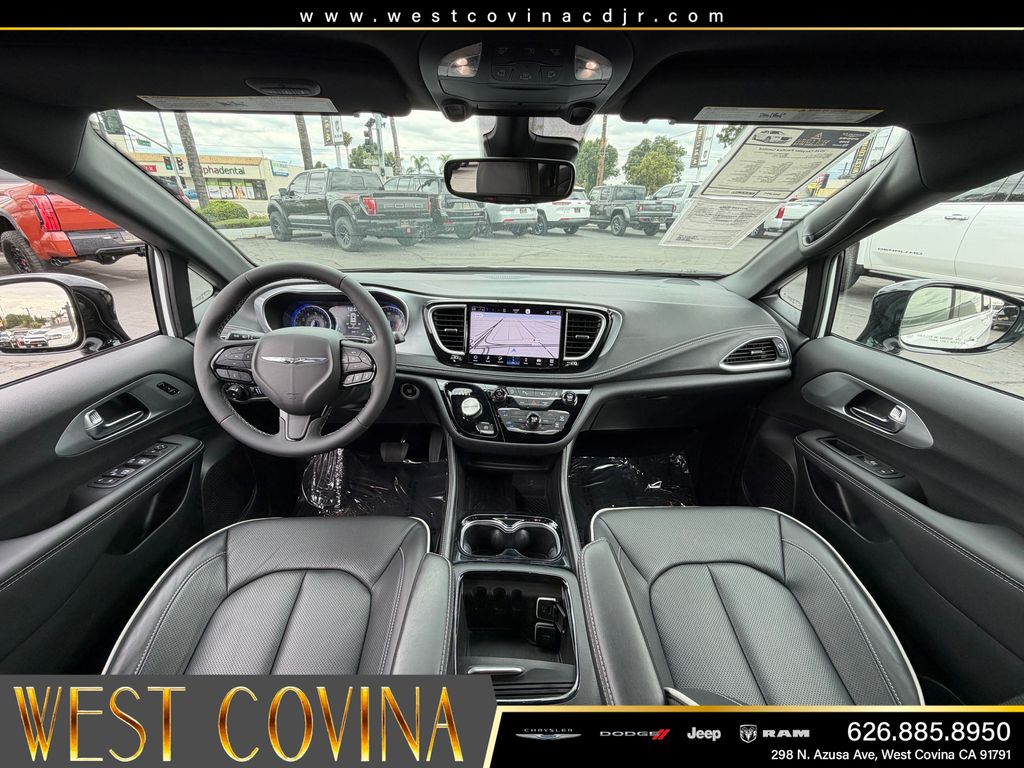 Used 2026 Chrysler Pacifica - photo 38