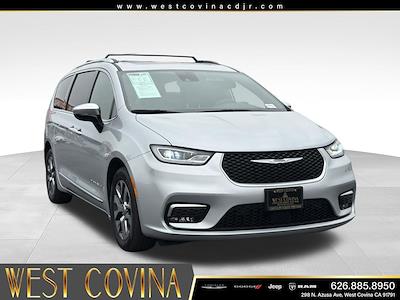 2023 Chrysler Pacifica FWD Minivan for sale #P8118 - photo 2