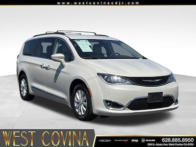 2017 Chrysler Pacifica FWD Minivan for sale #P8178 - photo 1