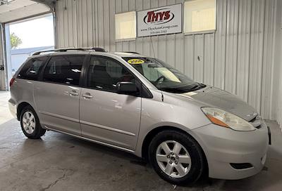 2008 Toyota Sienna FWD Minivan for sale #P382835C - photo 1