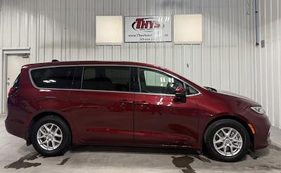 2023 Chrysler Pacifica FWD Minivan for sale #P383152A - photo 2