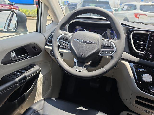 Used 2023 Chrysler Pacifica - photo 29