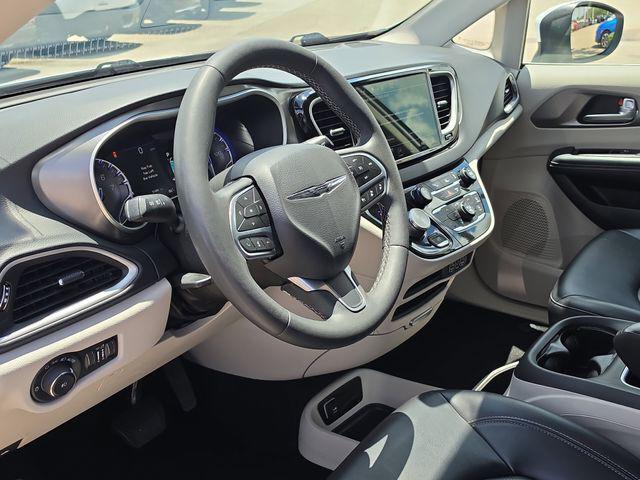 Used 2023 Chrysler Pacifica - photo 31