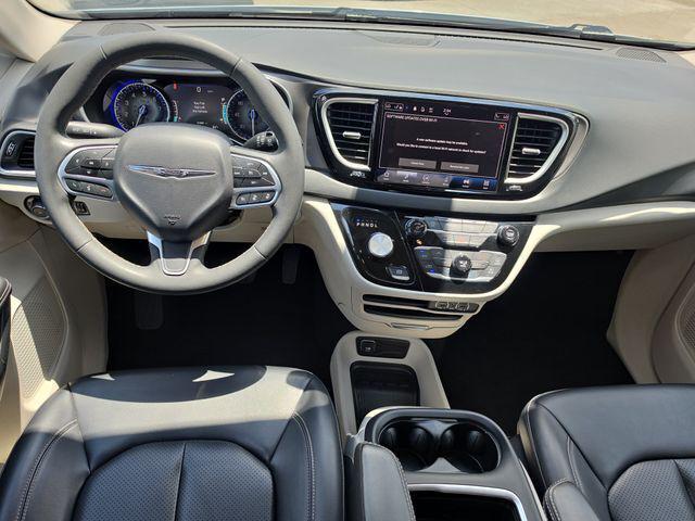 Used 2023 Chrysler Pacifica - photo 33