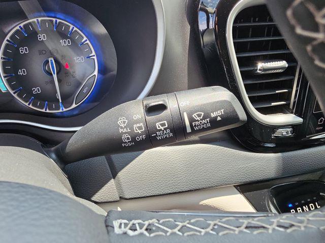 Used 2023 Chrysler Pacifica - photo 10