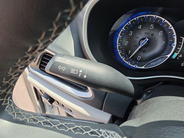 Used 2023 Chrysler Pacifica - photo 11