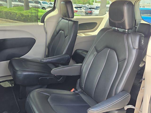 Used 2023 Chrysler Pacifica - photo 25
