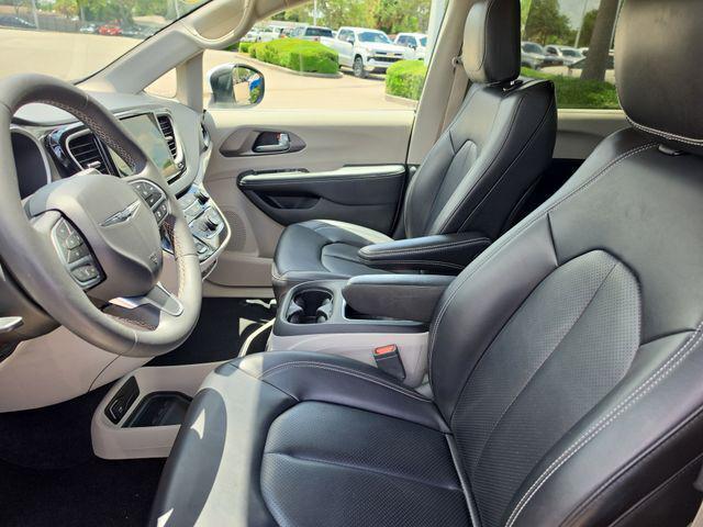 Used 2023 Chrysler Pacifica - photo 26
