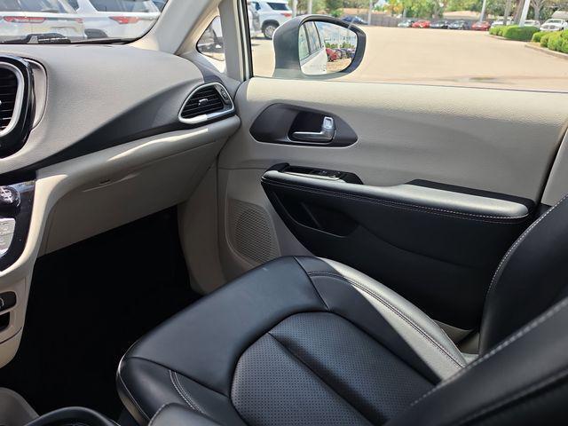Used 2023 Chrysler Pacifica - photo 27