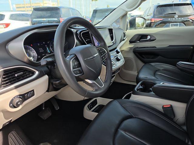 Used 2023 Chrysler Pacifica - photo 16