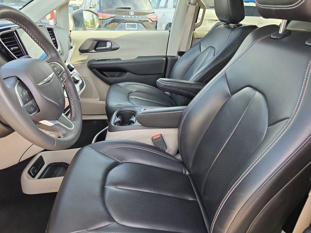 Used 2023 Chrysler Pacifica - photo 17