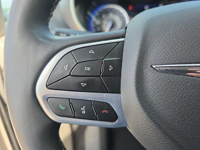 Used 2023 Chrysler Pacifica - photo 22