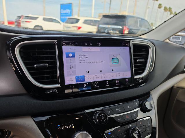 Used 2023 Chrysler Pacifica - photo 26