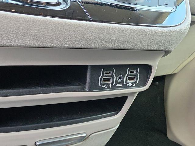 Used 2023 Chrysler Pacifica - photo 29