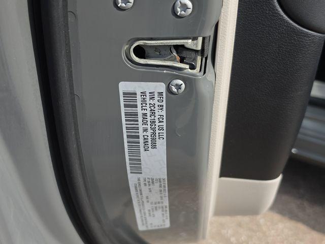 Used 2023 Chrysler Pacifica - photo 32